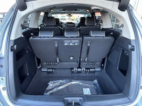 New 2026 Honda Odyssey Touring image 19
