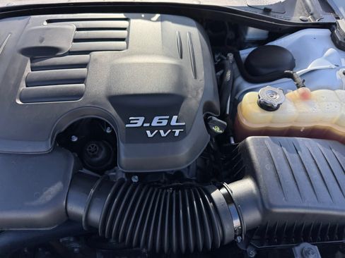 Used 2022 Dodge Charger SXT w/ Leather Interior Group RWD image 19