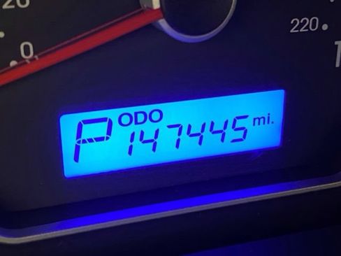 Used 2010 Hyundai Elantra GLS FWD image 25