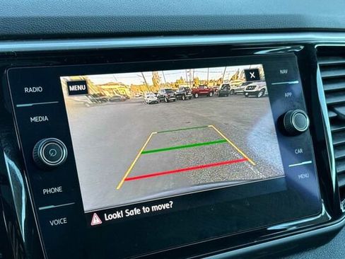 Used 2020 Volkswagen Atlas Cross Sport SEL Premium image 19