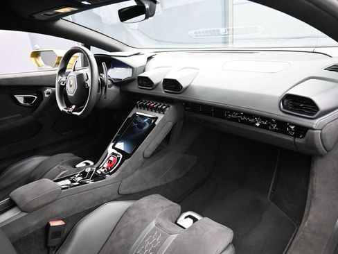 Used 2024 Lamborghini Huracan Sterrato AWD/4WD image 26