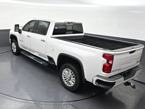 Used 2021 Chevrolet Silverado 2500 High Country w/ Z71 Off-Road Package AWD/4WD image 17