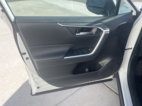 Certified 2025 Toyota RAV4 XLE AWD/4WD image 14