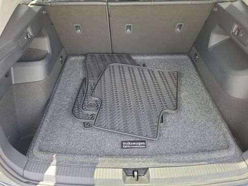 Certified 2026 Volkswagen Tiguan SE FWD image 7