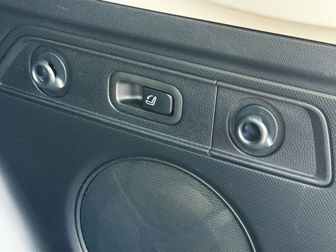 Used 2020 Subaru Forester Touring image 13