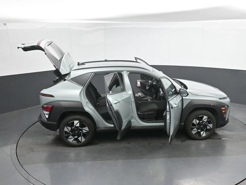 Used 2025 Hyundai Kona SEL AWD/4WD image 48