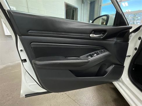 Used 2019 Nissan Altima 2.5 S FWD image 10