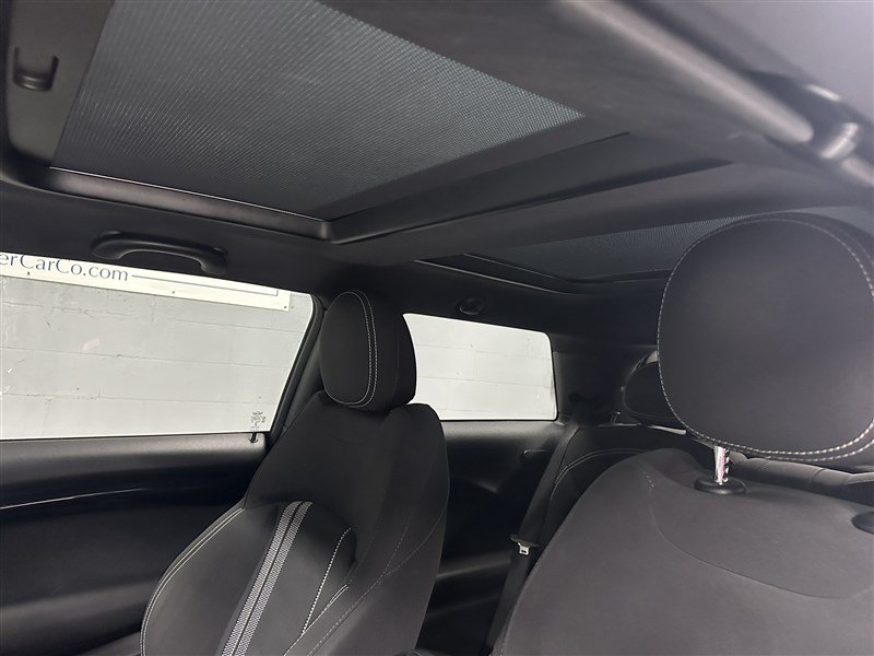 Used 2018 MINI Cooper S w/ Premium Package FWD image 22