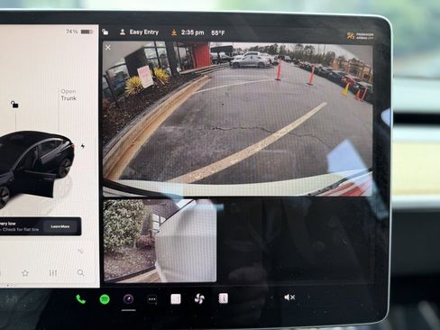 Used 2022 Tesla Model 3 Standard Range image 51