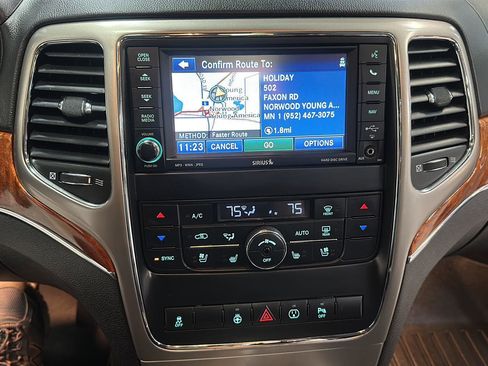 Used 2013 Jeep Grand Cherokee Overland w/ Advance Technology Group image 24