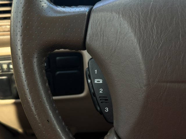 Used 2001 Lexus LX 470 4WD image 24