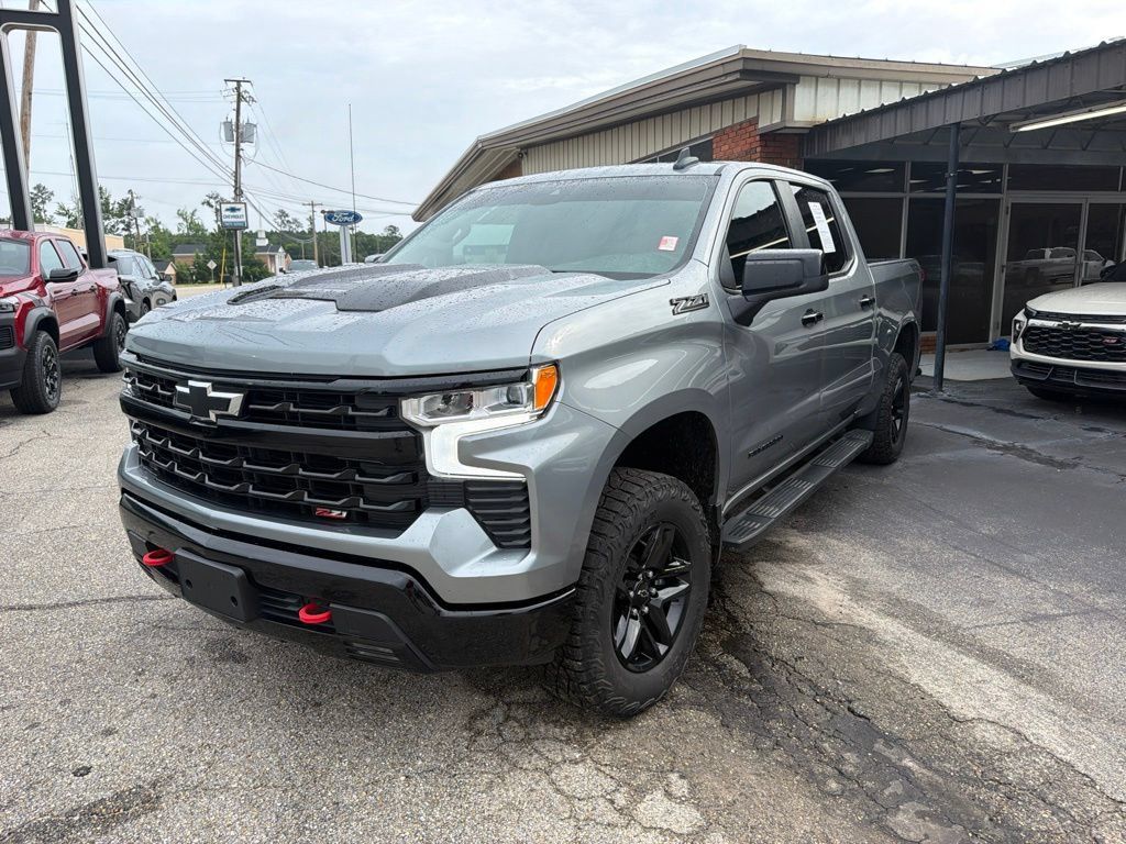 Used 2024 Chevrolet Silverado 1500 LT Trail Boss w/ Convenience Package II AWD/4WD image 2