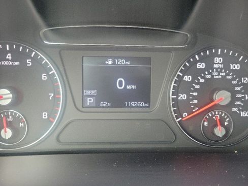 Used 2020 Kia Sorento LX AWD/4WD image 4
