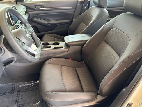 Used 2025 Nissan Altima 2.5 SV FWD image 22
