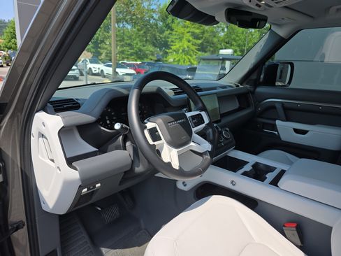 Certified 2025 Land Rover Defender 110 S AWD/4WD image 22
