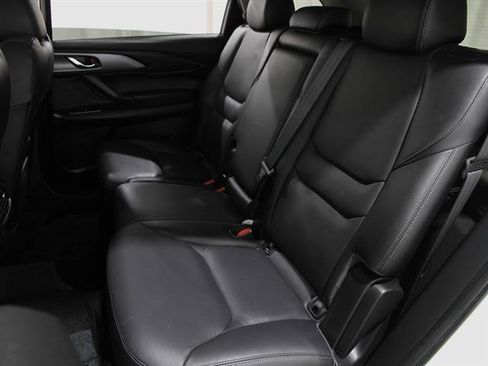 Certified 2022 MAZDA CX-9 Touring w/ Touring Premium Package image 17