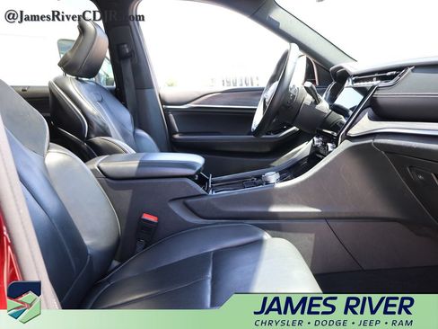 Used 2022 Jeep Grand Cherokee L Overland w/ Luxury Tech Group IV AWD/4WD image 9