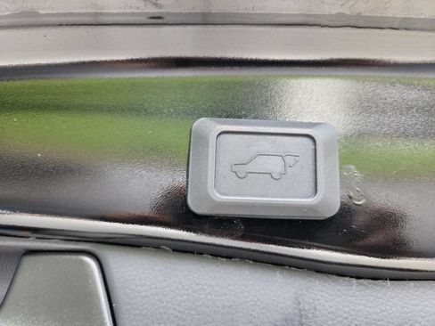Used 2022 Toyota RAV4 XLE Premium AWD/4WD image 12