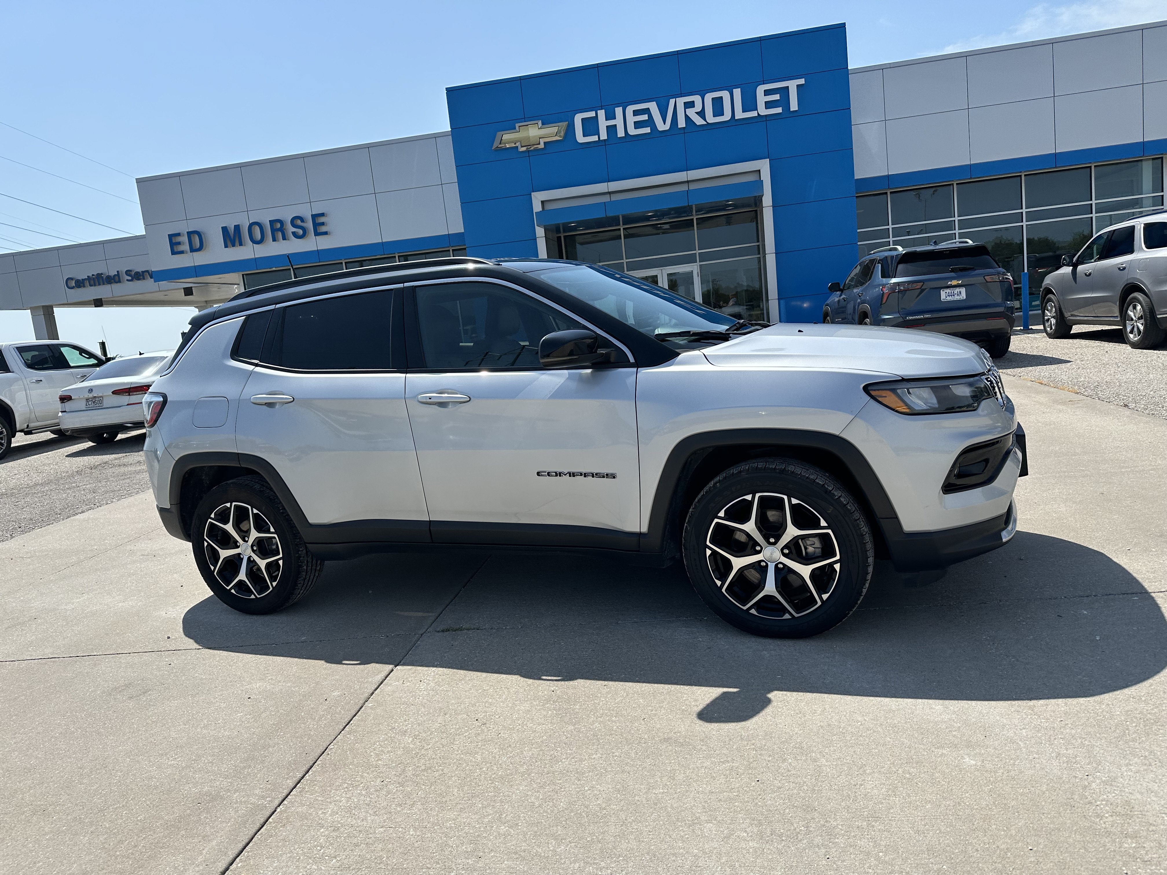Used 2024 Jeep Compass Limited AWD/4WD image 4