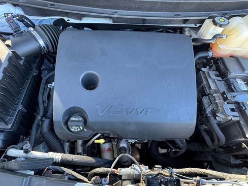 Used 2021 Chevrolet Traverse LS image 34