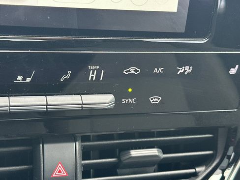 Used 2025 Subaru Solterra Premium w/ Premium Convenience Package image 31