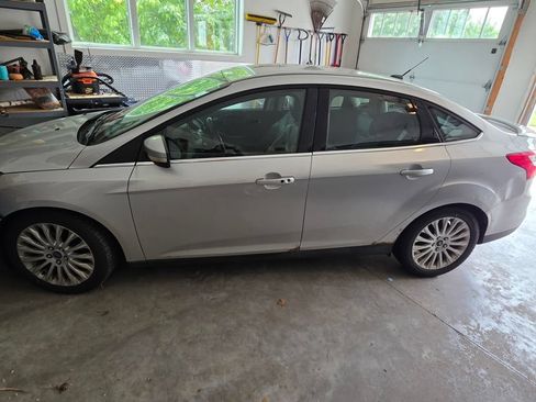 Used 2012 Ford Focus Titanium FWD image 15