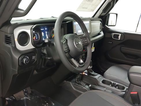 New 2026 Jeep Gladiator Willys image 17