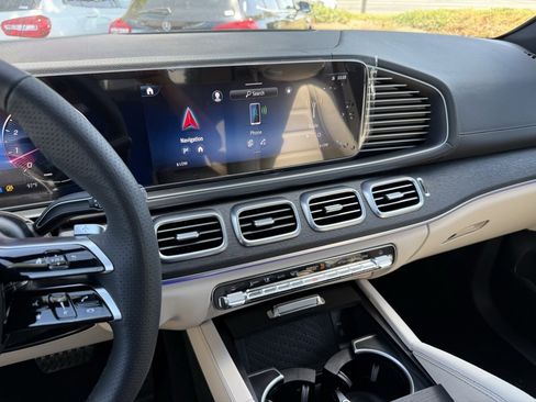 New 2025 Mercedes-Benz GLS 580 4MATIC image 17