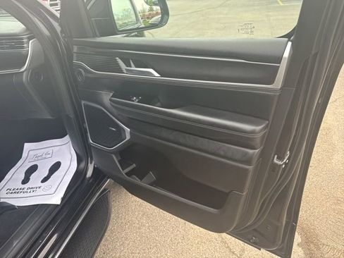 Certified 2024 Jeep Wagoneer 4WD image 45