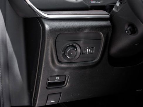 Used 2022 Jeep Grand Cherokee Summit image 40