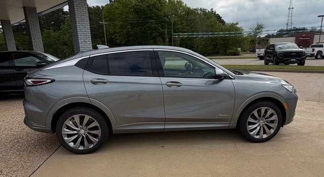 New 2026 Buick Envista Avenir FWD image 2