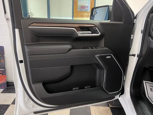 Used 2025 Chevrolet Silverado 1500 RST image 38