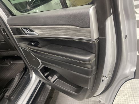 Used 2022 Jeep Wagoneer Series II w/ Premium Group I image 23