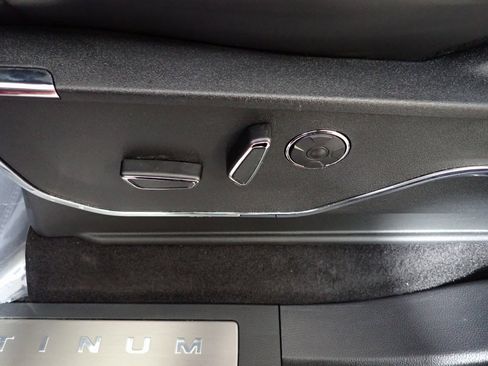 Used 2024 Ford F150 Platinum image 22