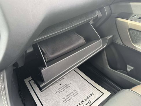 Used 2024 Nissan Pathfinder Platinum image 34