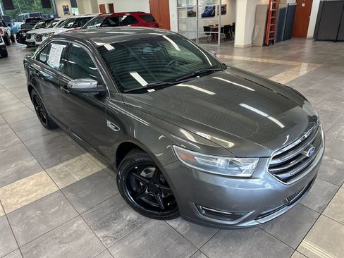 Used 2016 Ford Taurus Limited FWD image 10