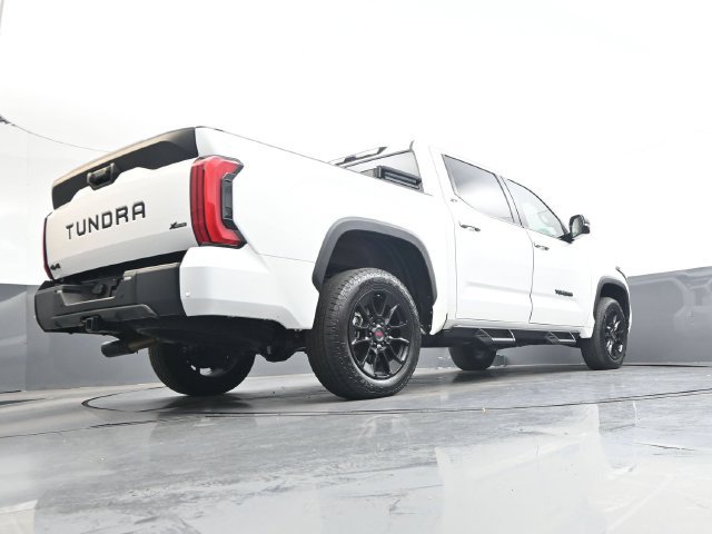 Used 2025 Toyota Tundra SR5 w/ SR5 Premium Package AWD/4WD image 33