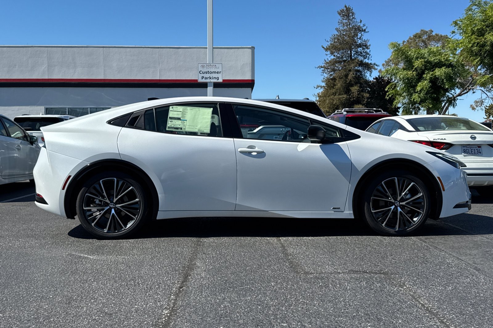 New 2027 Toyota Prius Limited AWD/4WD image 9