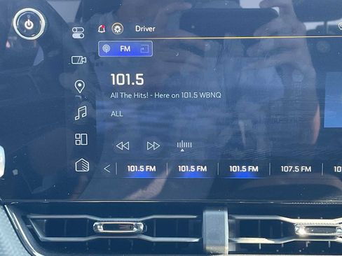 Used 2025 Chevrolet Equinox RS w/ Safety and Technology Package FWD image 14
