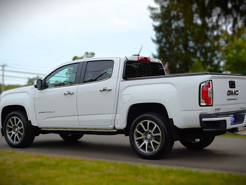 Used 2022 GMC Canyon Denali image 7