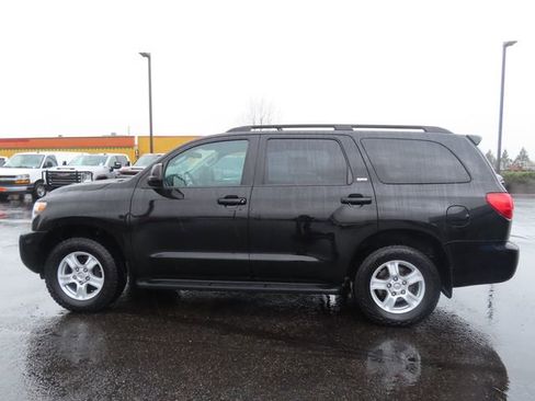 Used 2017 Toyota Sequoia SR5 image 4