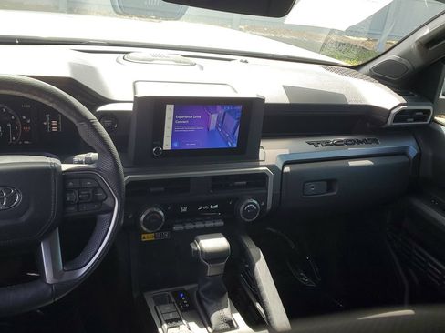 Used 2024 Toyota Tacoma SR5 AWD/4WD image 20