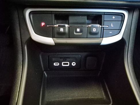 Certified 2022 GMC Terrain SLE w/ Driver Convenience Package AWD/4WD image 18