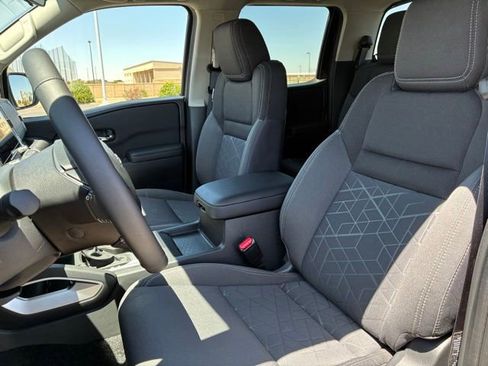 Certified 2025 Nissan Frontier SV w/ SV Convenience Package AWD/4WD image 16