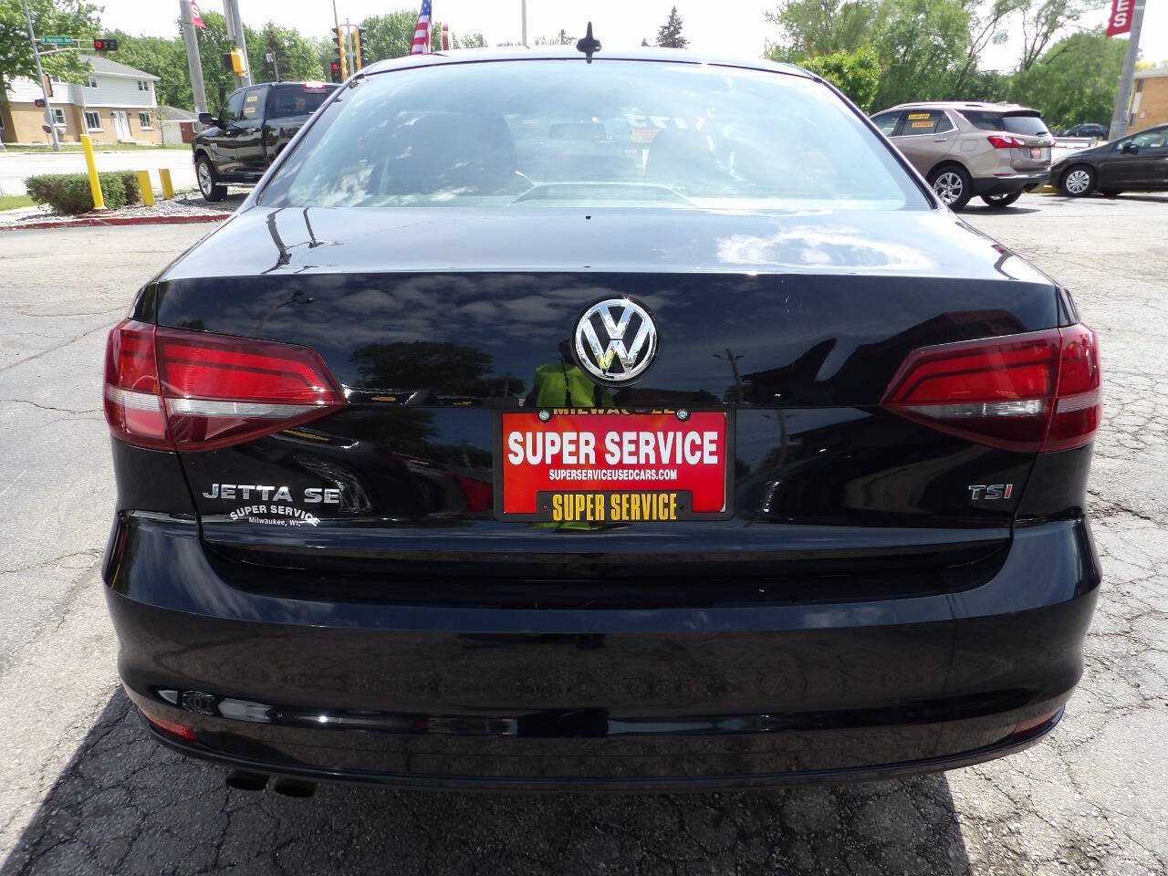 Used 2016 Volkswagen Jetta SE FWD image 4