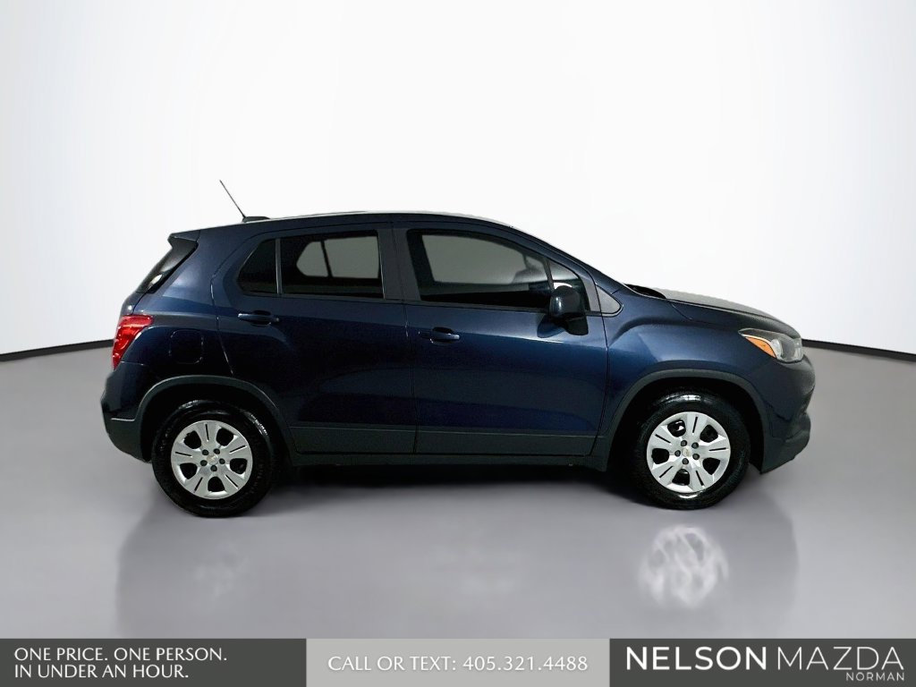Used 2018 Chevrolet Trax LS w/ Fleet Convenience Package FWD image 5