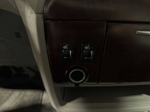 Used 2011 Toyota Sienna XLE image 32