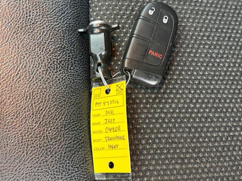 Used 2021 Jeep Compass Trailhawk AWD/4WD image 32