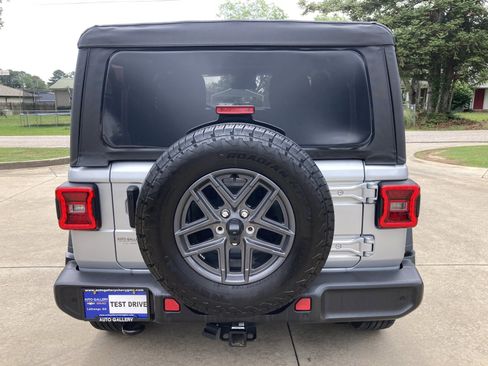Used 2024 Jeep Wrangler Sport AWD/4WD image 13