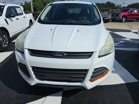 Used 2015 Ford Escape S FWD image 5